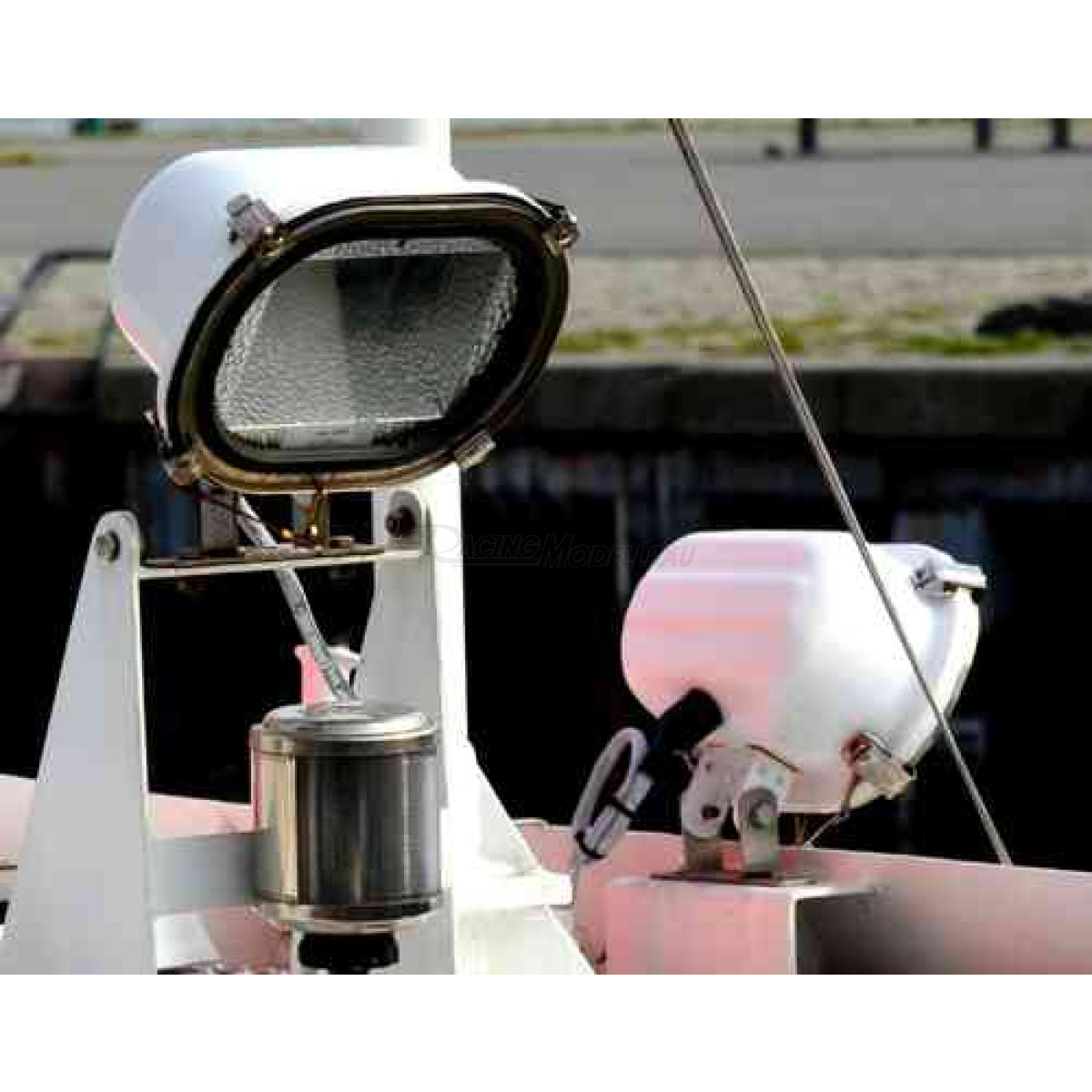 Aqua-Signal Deckstrahler 1:10 - Schiffsbeleuchtung - Schiffsmodellbau