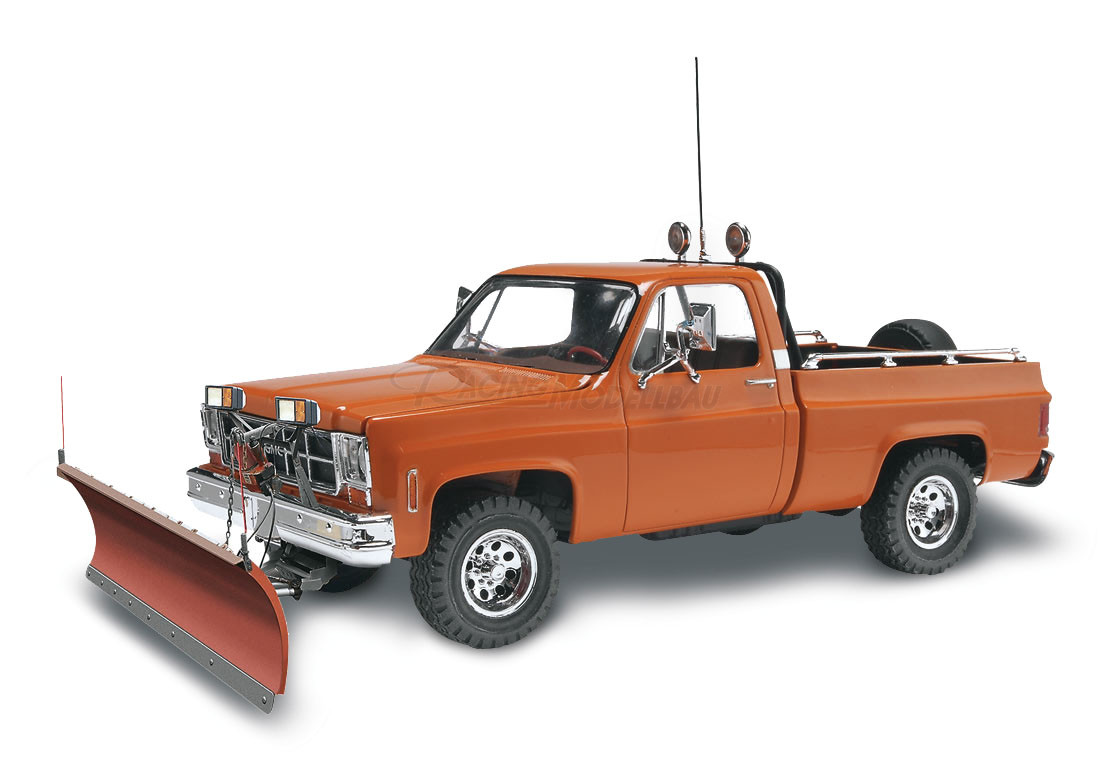 GMC Pickup w/ Snow Plow