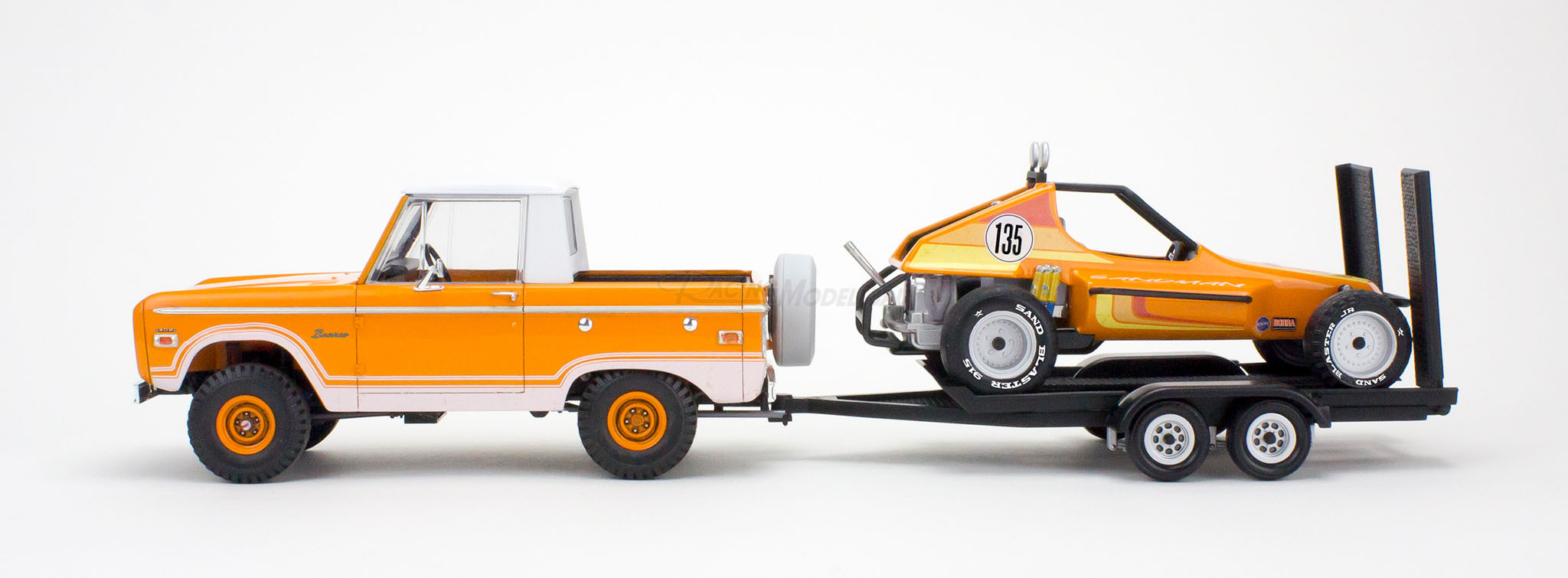 Ford Bronco Half Cab- Sandmann II 1:25