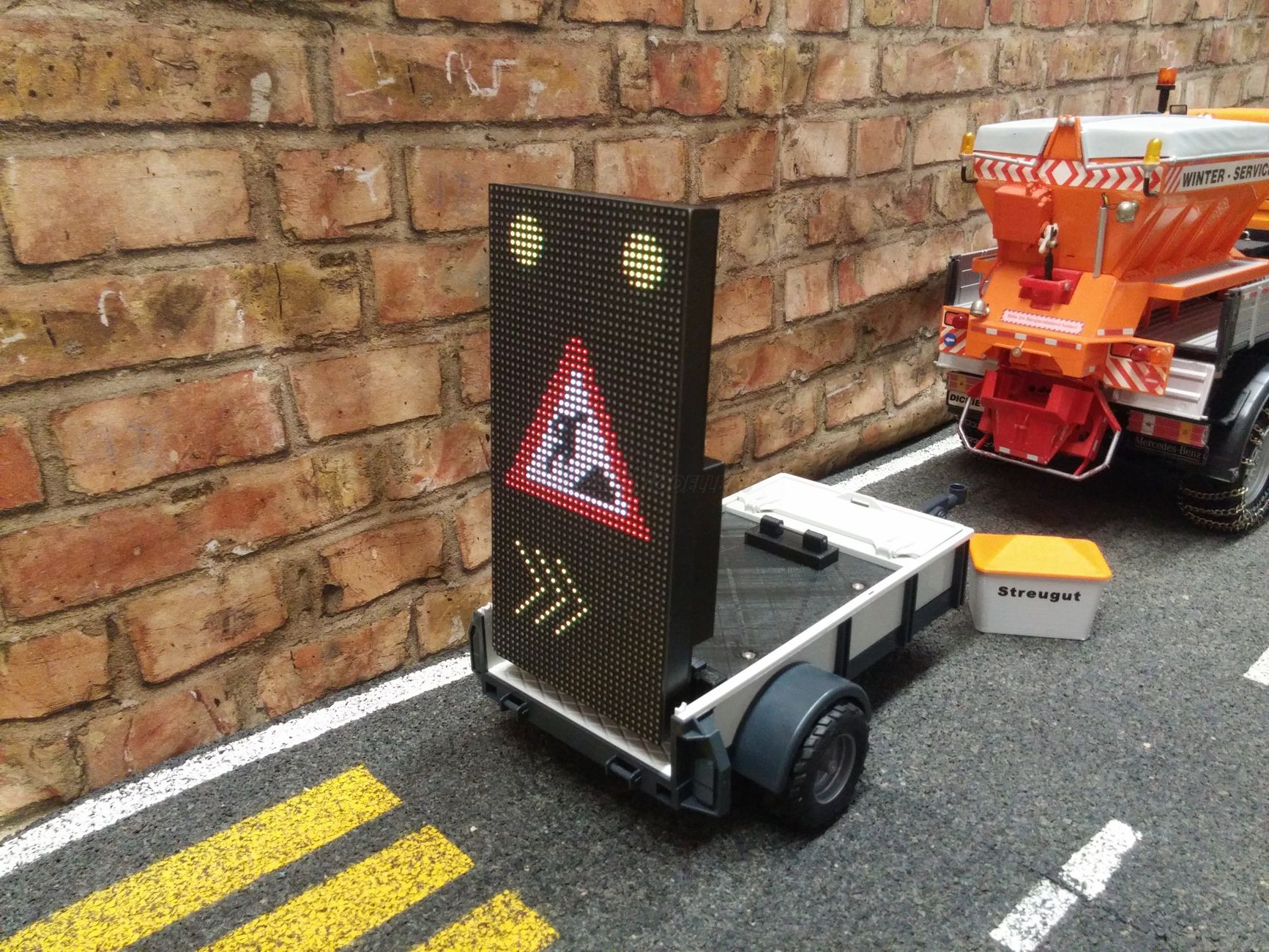 Verkehrsleitanhänger 1:14